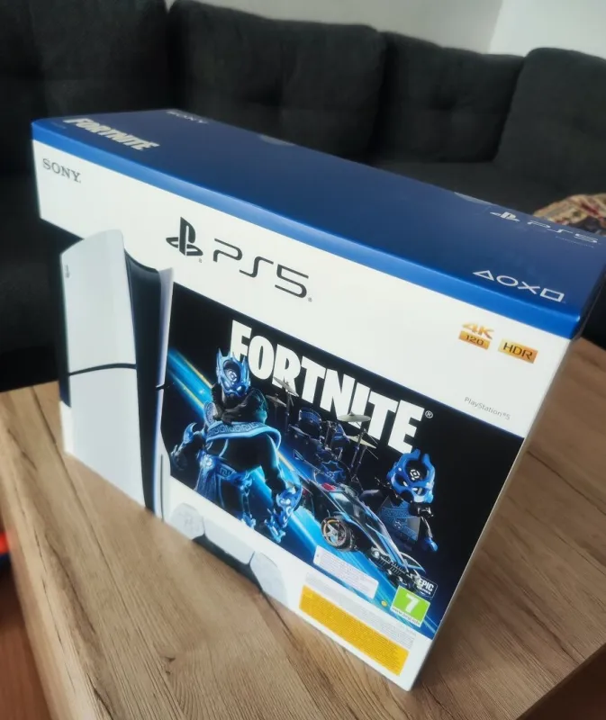 PlayStation 5 Slim Fortnite bundle + hra Astro Bot