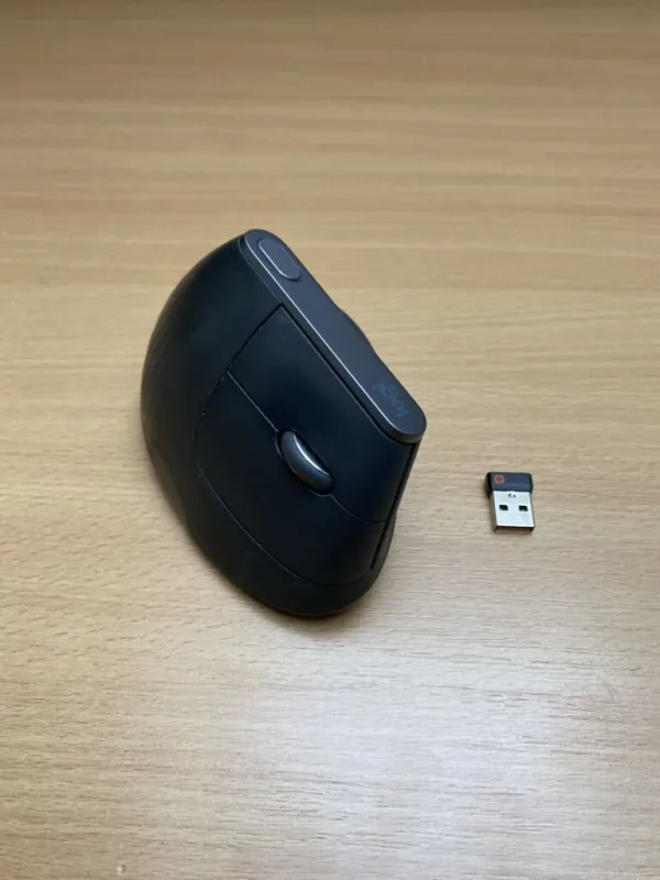 Logitech MX Vertical Myš Bluetooth Černá Super Stav