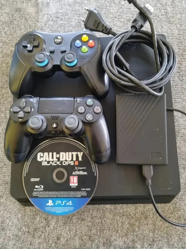 Playstation 4 slim, 1Tb + externí pevný disk 4tb