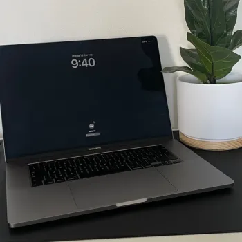 Macbook Pro 2019 Touchbar 16" i9 - 16GB RAM